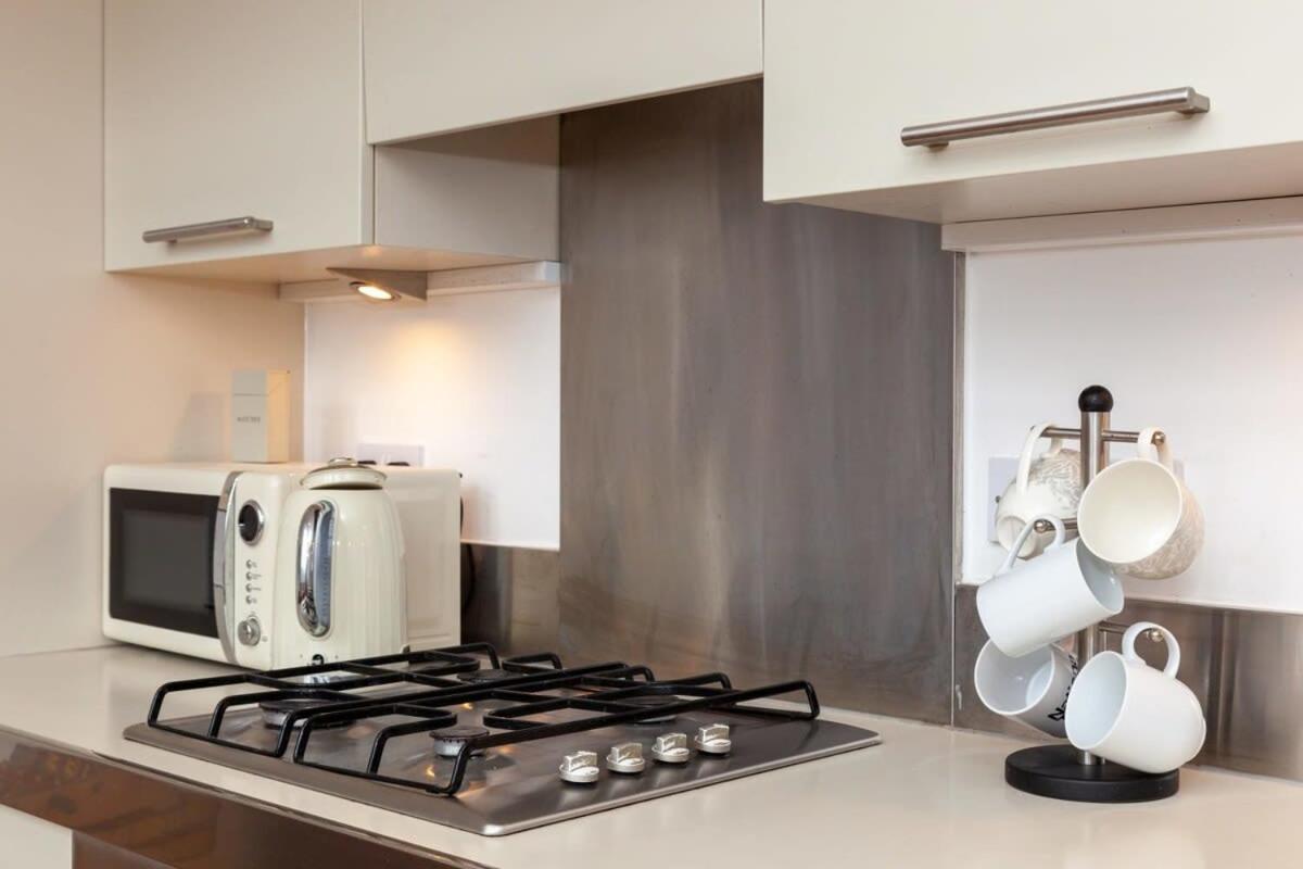 Charming 1 Bedroom Apartment In Old School House London Exterior photo