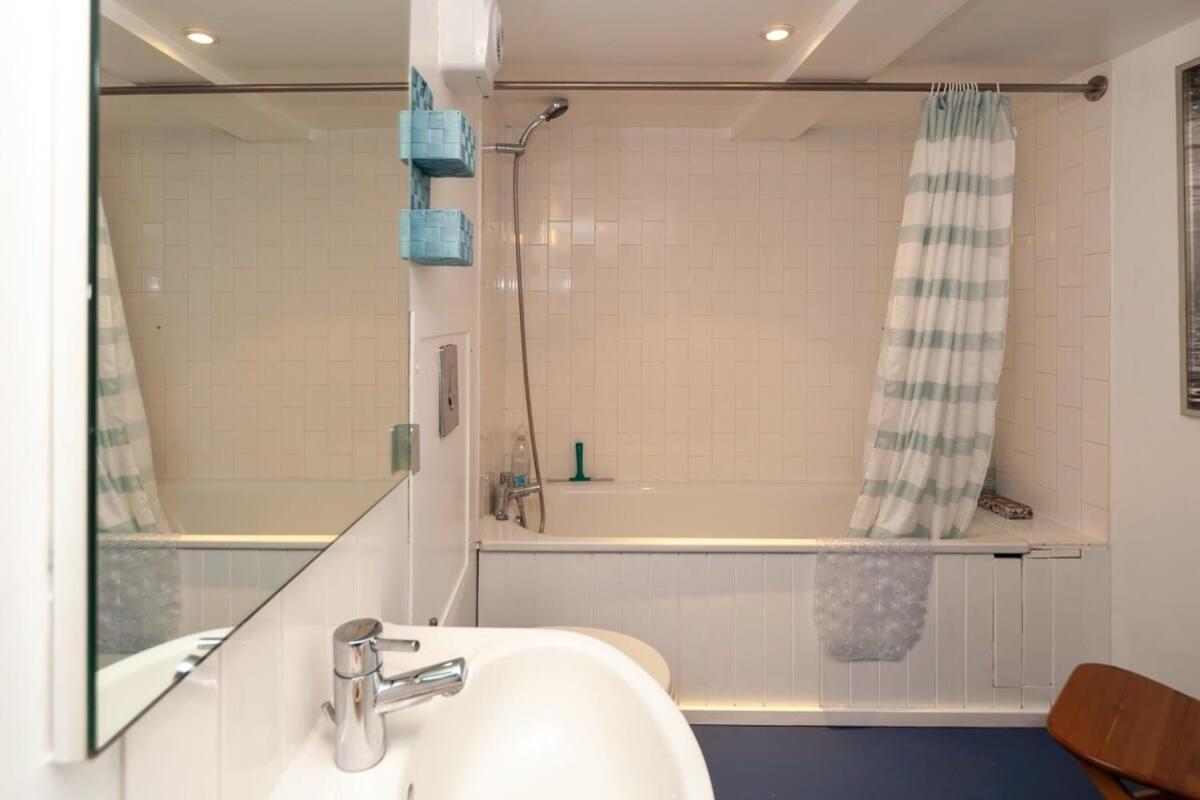Charming 1 Bedroom Apartment In Old School House London Exterior photo