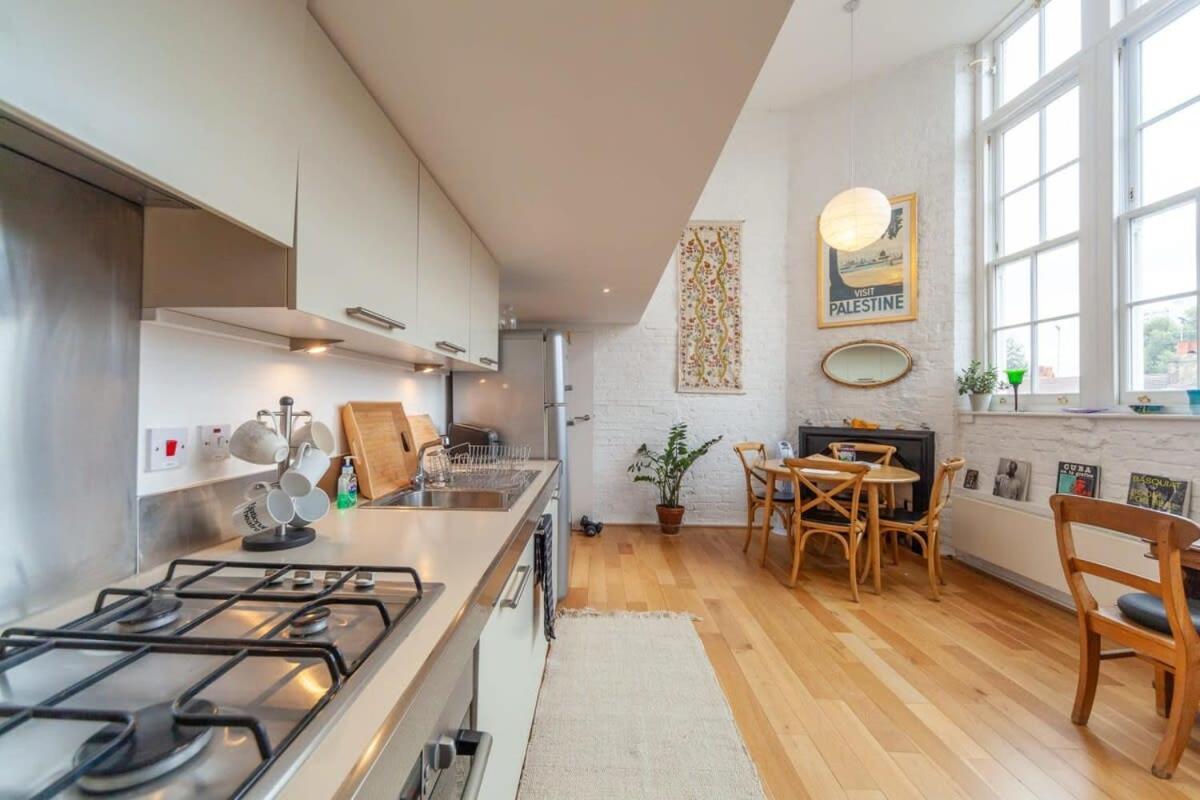 Charming 1 Bedroom Apartment In Old School House London Exterior photo